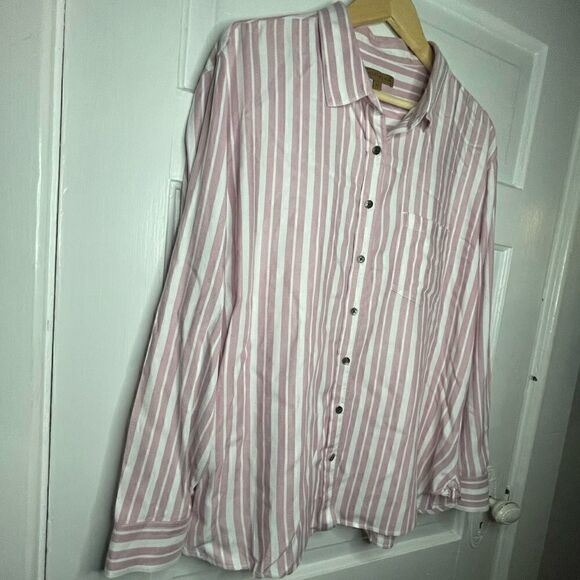 JACHS Girlfriend Long Sleeve Button Up Blouse - Picture 6 of 11